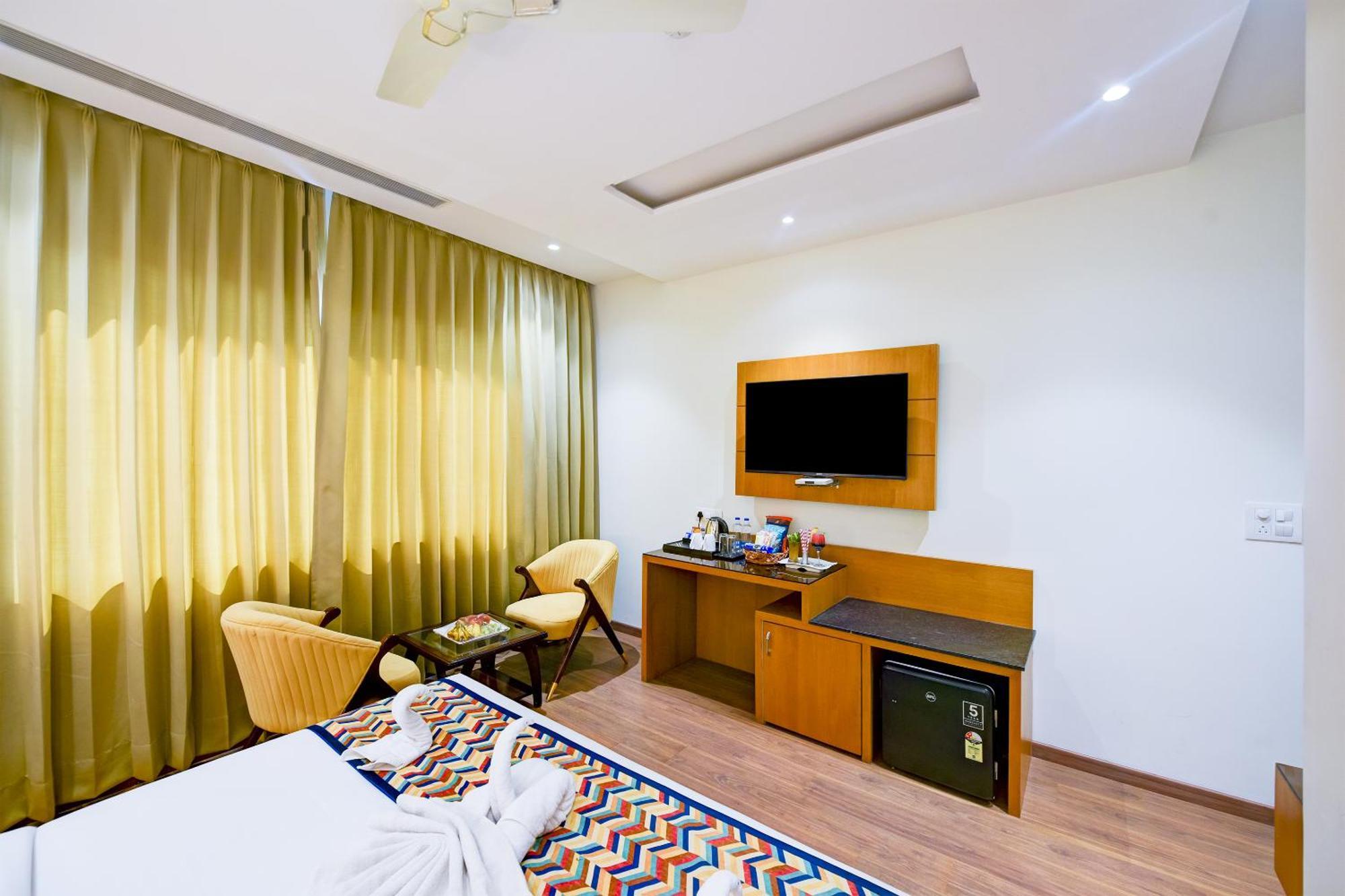 Classio Royale By Io Hotels Near Golden Temple أمريتسار المظهر الخارجي الصورة
